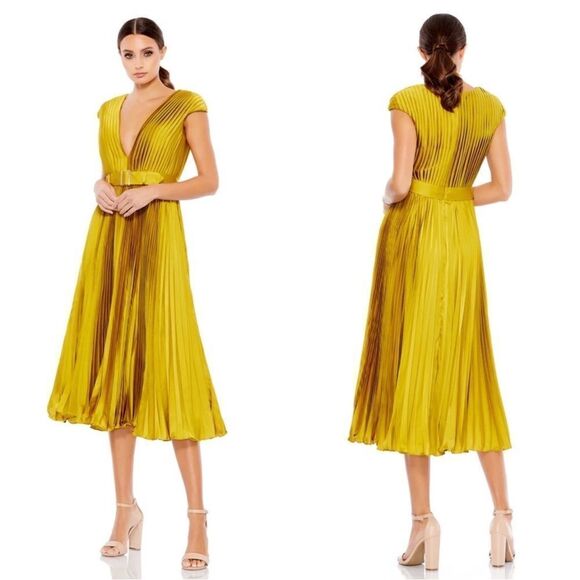 Ieena for Mac Duggal NWT Deep V-Neck Cap Sleeve #26483 Pleated A-Line Midi  Dress
